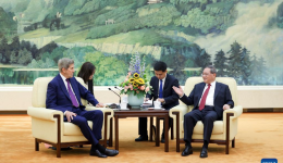 Chinese premier meets U.S. climate envoy