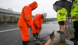 Beijing gears up as rainstorms batter north China