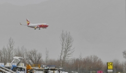 Tibet sees record air passenger volume in July