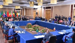 习近平和南非总统拉马福萨共同主持中非领导人对话会