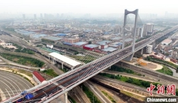 世界首座齿轮齿轨式转体斜拉桥正式通车