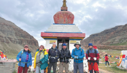 Overseas travelers rejoicing at revisiting majestic Tibet