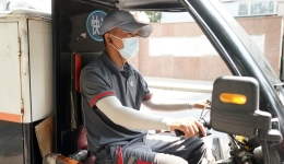 China's express delivery sector reports rapid expansion in first eight months