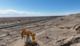 青海首条穿越采油区公路正式通车