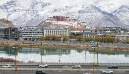 Tibetologists praise Xizang's progress in human rights