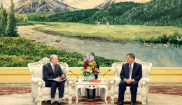 Chinese vice premier meets former U.S. diplomat