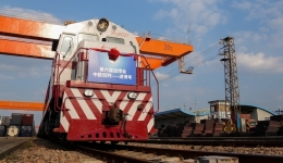 Shanghai's foreign trade up 1.2 percent in January-November