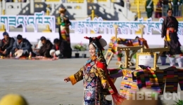 “以服饰文脉 讲西藏故事”拉萨服饰周开幕