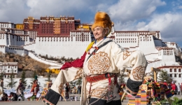 Xizang's regional GDP expands 9 pct in 2023