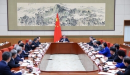 Chinese premier chairs symposium to hear opinions on draft gov't work report