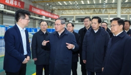 Chinese premier calls for promoting industrial innovation