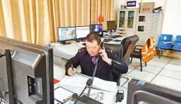 坚守春运一线 守护平安出行