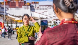 China's Xizang receives over 2 million tourists during Spring Festival holiday