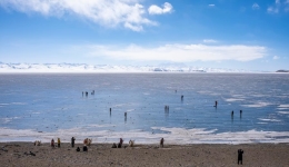 China's Xizang receives over 3.2 mln tourists in first two months