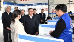 Chinese premier stresses improving people's well-being