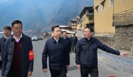 王晓晖在甘孜州雅江县森林火灾一线指导扑火救援工作时强调：发扬连续作战的顽强作风，坚决打赢雅江森林火灾这场歼灭战