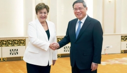 Chinese premier calls for closer cooperation with IMF