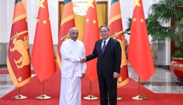 Chinese premier holds talks with Sri Lankan PM