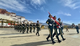 “升国旗、唱国歌” 纪念西藏民主改革65周年