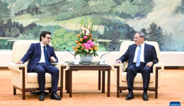 Chinese premier meets French FM in Beijing