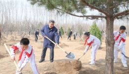 Xi Focus: Xi plants trees in Beijing, urging nationwide afforestation efforts for beautiful China
