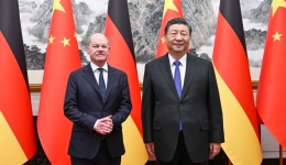 Xi meets German chancellor, calls for achieving mutual success