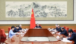 Chinese premier stresses construction of capital market