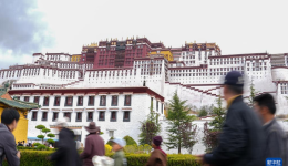 假期游览布达拉宫