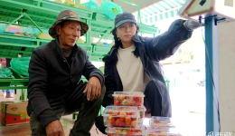 Strawberries bring sweet life to villagers in SW China's Xizang