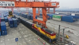 China's int'l rail-sea train service handles 300,000 containers in 2024