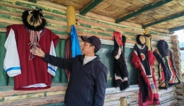 Xizang Story: Hunter-turned-ranger keeps animals, ethnic tradition alive