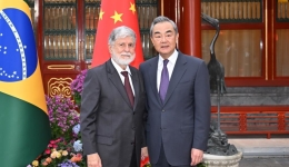 Top Chinese diplomat meets special advisor to Brazilian president