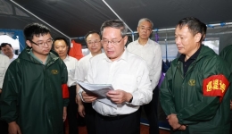 Chinese premier urges unswerving efforts on flood control, disaster relief