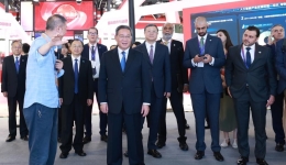 Chinese premier urges consensus-building among countries on AI development