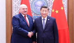 Xi says China-Belarus relations to develop healthily, with great strides