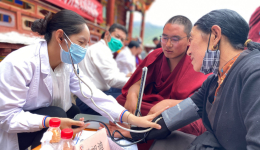 Medical Experts from Beijing Carry Out Free Clinical Treatment in Beri Monastery