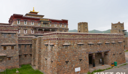 Tarlag County, Golok, Qinghai Province: Lion and Dragon Palace of King Gesar