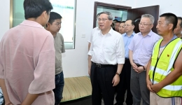 Chinese premier urges all-out efforts on flood control, disaster relief