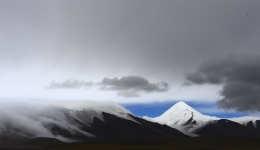 From herding to high peaks -- mountaineering reshapes lives on plateau