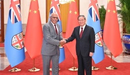 Chinese premier, Fijian PM stress enhancing cooperation during talks