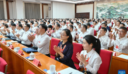 China awards model teachers, education institutions as Teachers' Day nears