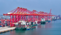 China's foreign trade maintains stable growth, structure continues to improve