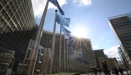 EU to assess Apple's compliance with DMA