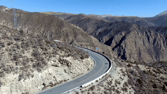 冬瞰川藏线丨跨越山河的“通天路”