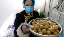 西藏那曲：牦牛奶产业助牧民增收就业