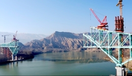 高质量发展看中国丨小螺栓大作为 探访我国第一座跨黄河铁路钢珩拱桥