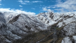 青海果洛330千伏第二回线路工程投运