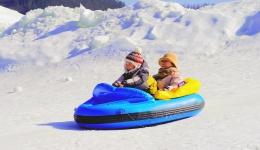 迪庆冰雪游“热”力十足