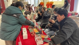 西藏：消费热潮点亮高原新春
