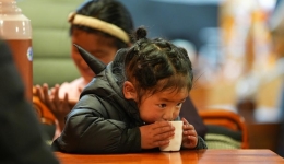 InXizang | Tibetan-style soothes locals with traditional brew and folklore culture